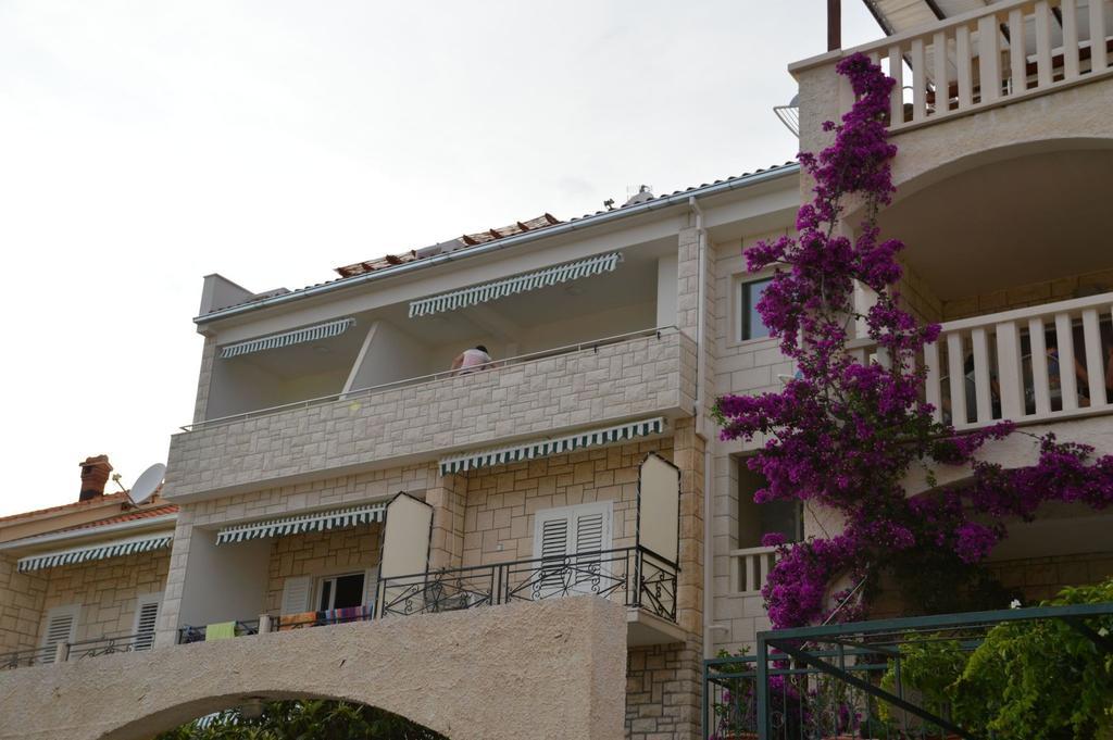 Apartments Biserka Bol Buitenkant foto